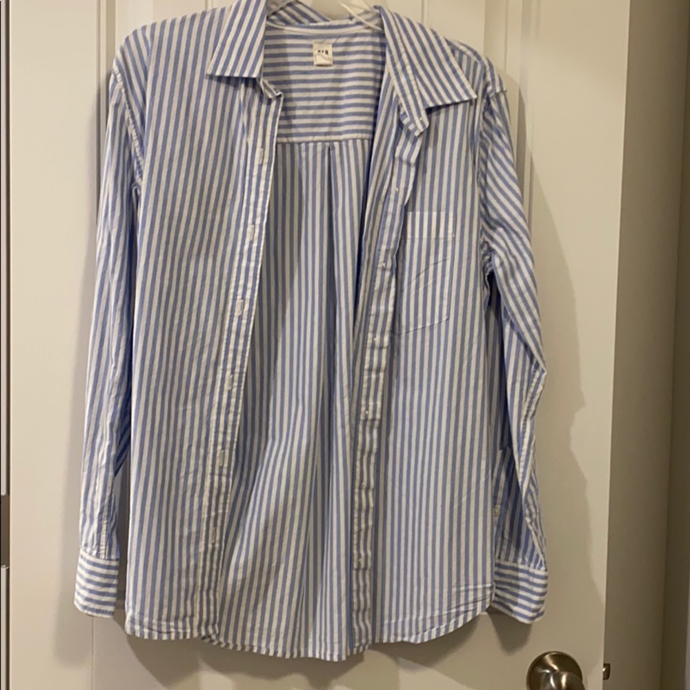 Gap button down